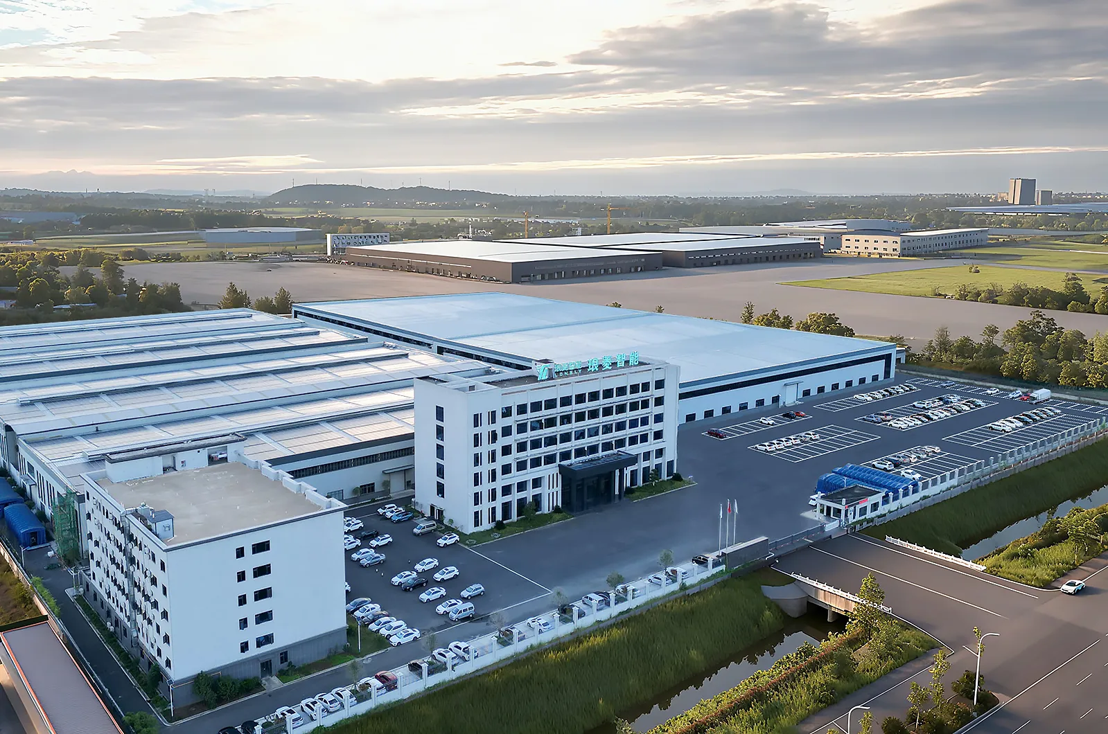 LONGLY Manufacture Base